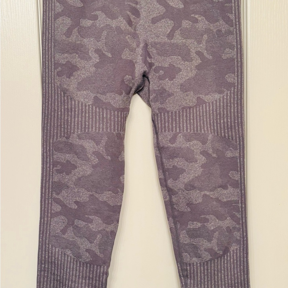 Purple Seamless Leggings with Ribbed Texture